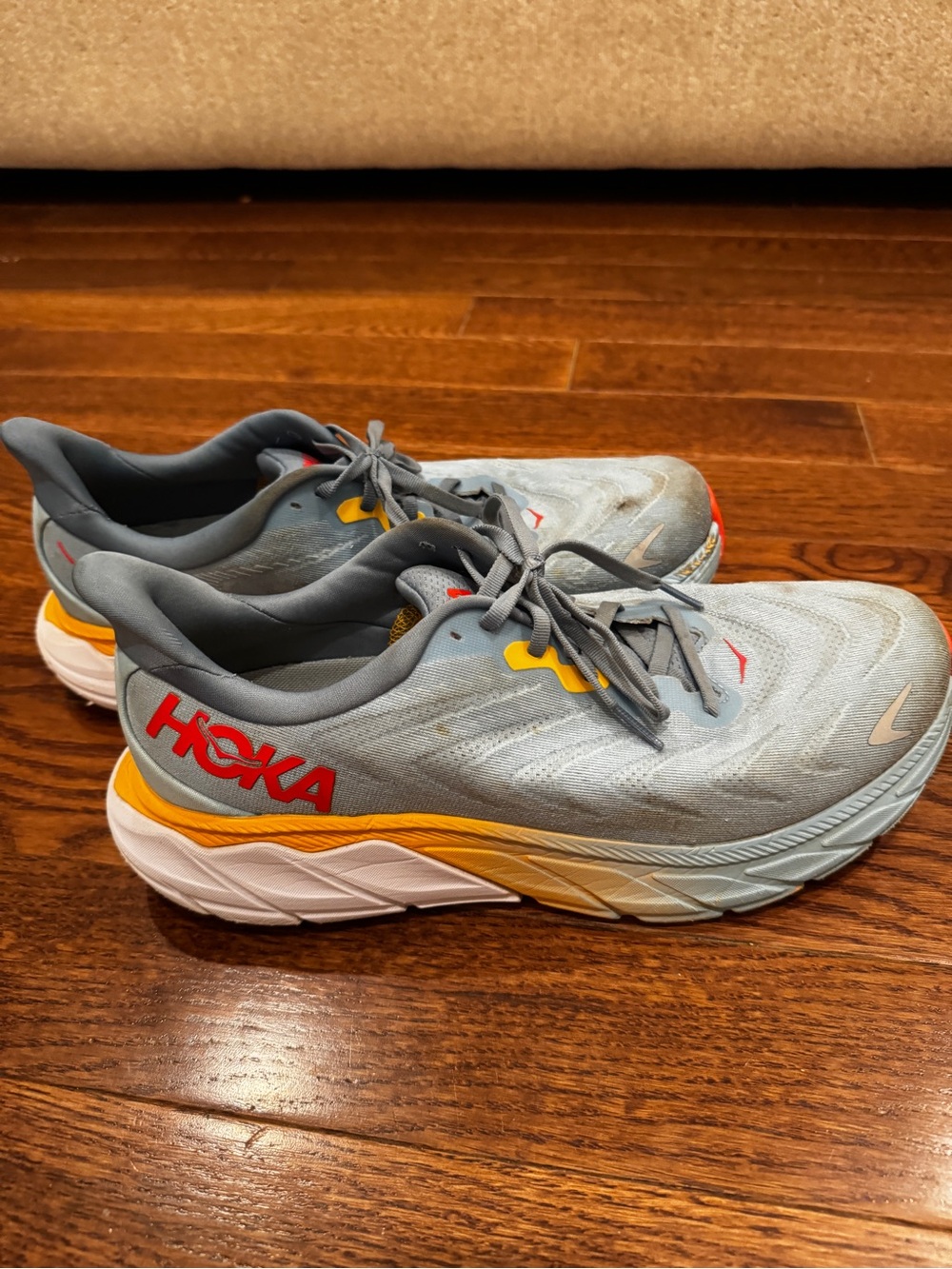 Hoka Arahi 6 Light Blue & Yellow Lace-Up Running Sneakers